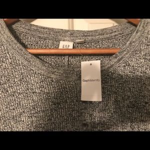 Maternity dress. Gray. Ribbed. Gap maternity.